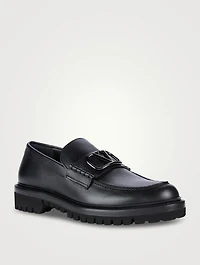 VLogo Signature Leather Loafers
