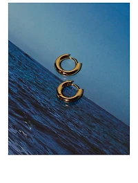 Plain Amalfi Huggie Hoop Earrings