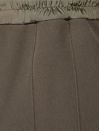 Tech Jersey Pleated Shorts