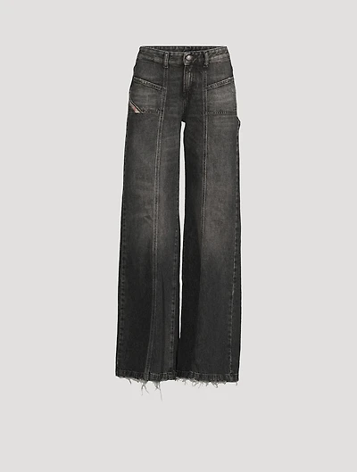 Akii Flared Jeans