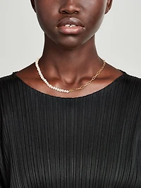 Who's That Pearl Necklace