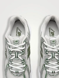 740 Mesh Sneakers