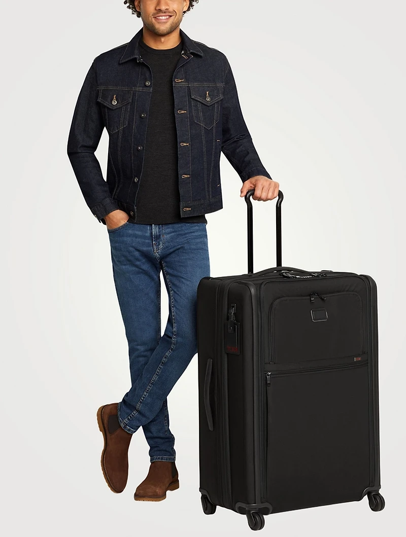 Extended Trip Expandable Four-Wheel Packing Case