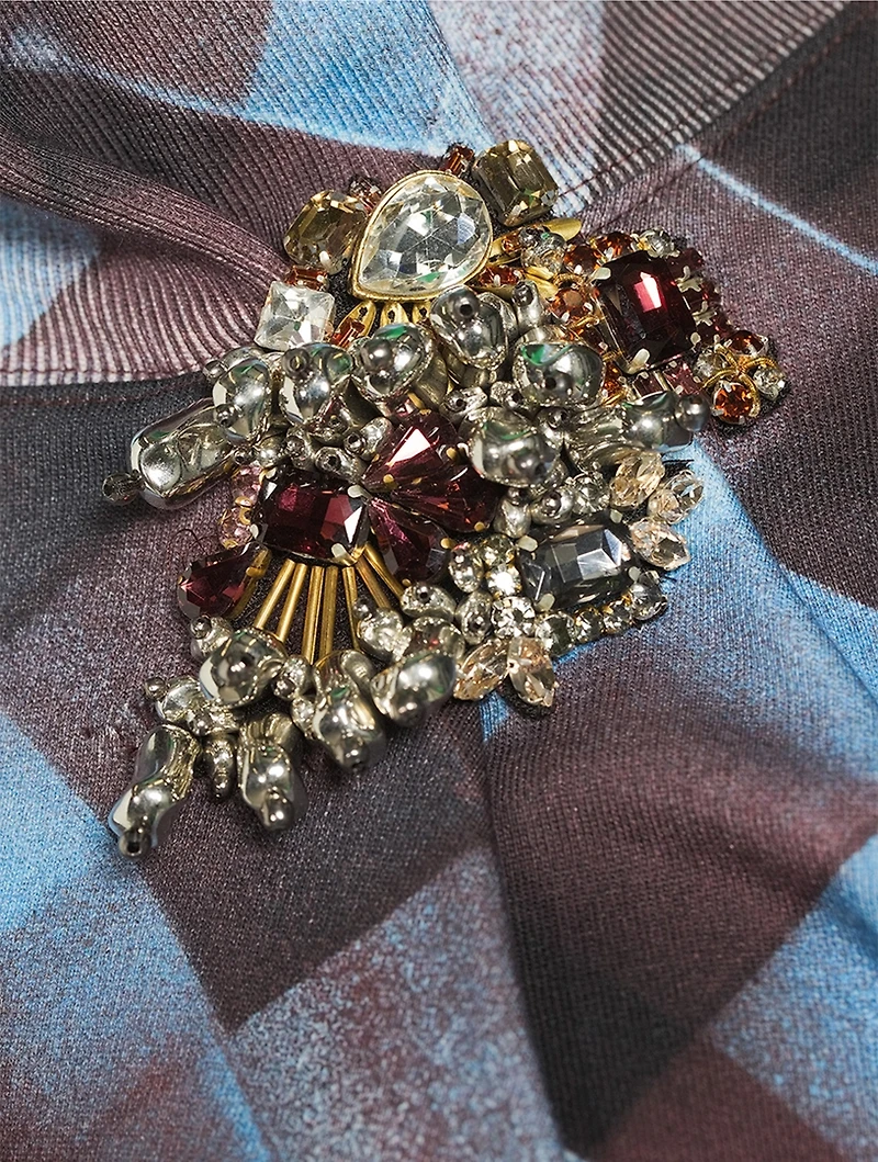 Hlovra Embellished T-Shirt