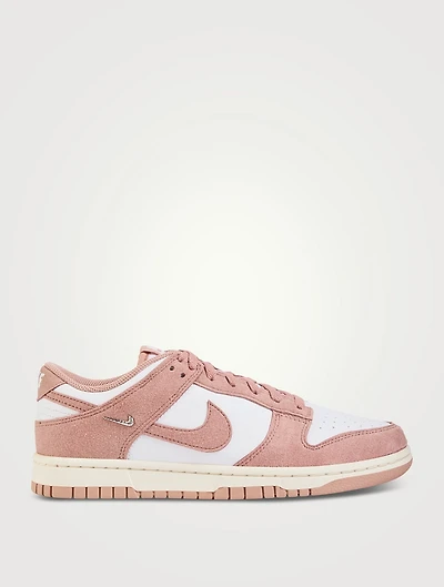 Dunk Low Sneakers