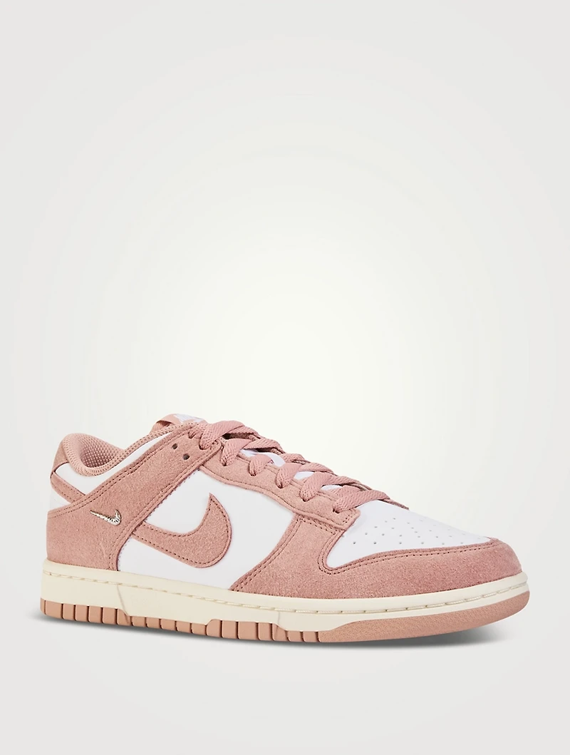 Dunk Low Sneakers