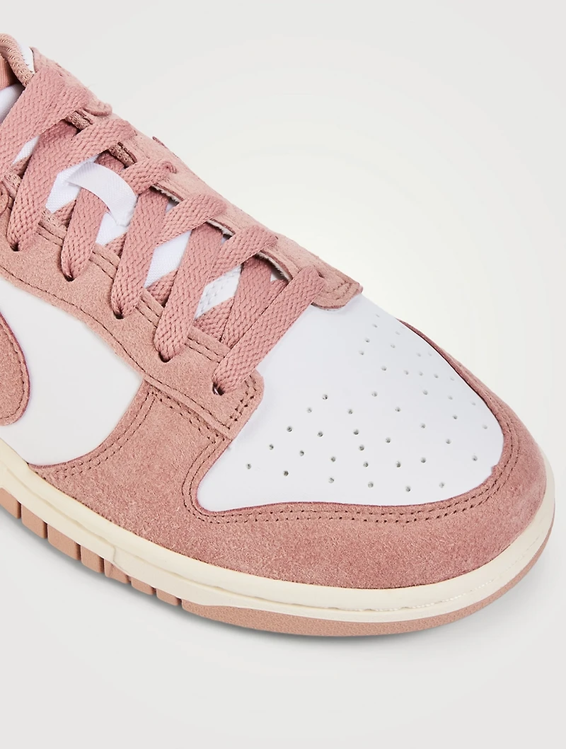 Dunk Low Sneakers