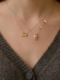 9K Gold Astronauta Perla Pendant Necklace