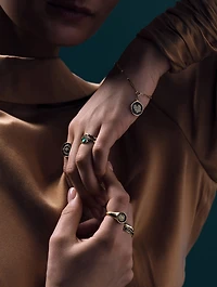 Honeybee 14K Gold Talisman Signet Ring
