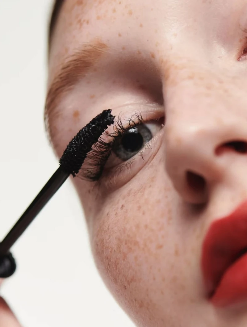 High Impact Zero Gravity™ Mascara