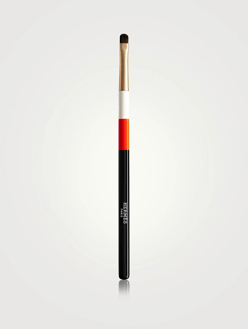 Lip brush
