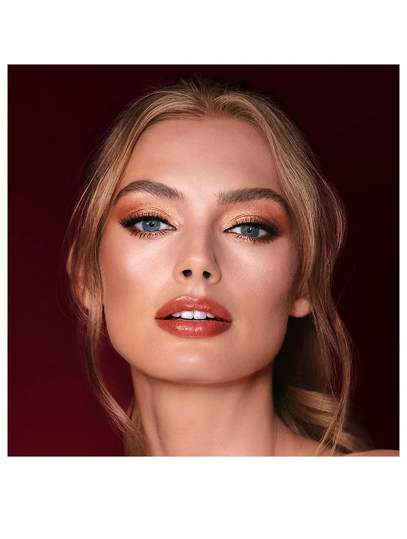 The Queen Of Glow Look