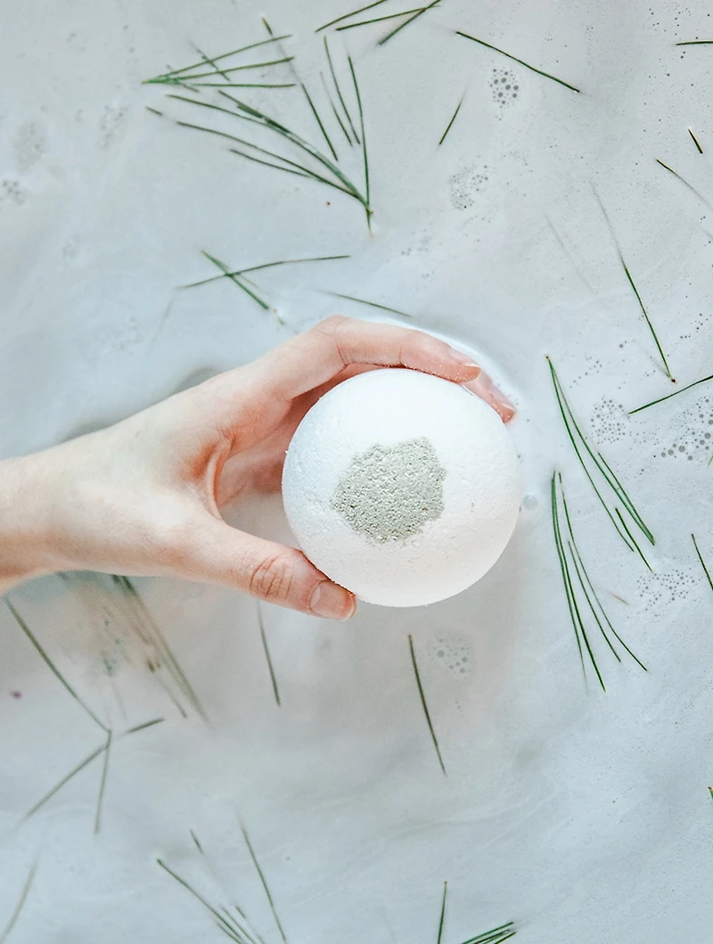 Boreal Fog Bath Bomb