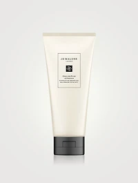 English Pear & Freesia Exfoliating Shower Gel