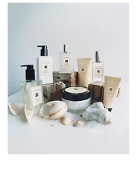 Wood Sage & Sea Salt Exfoliating Shower Gel