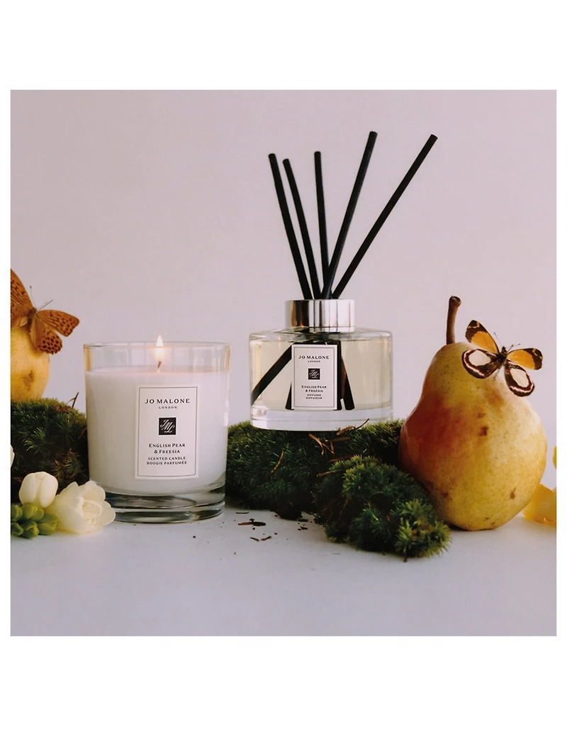English Pear & Freesia Home Candle – Fluted Glass Edition