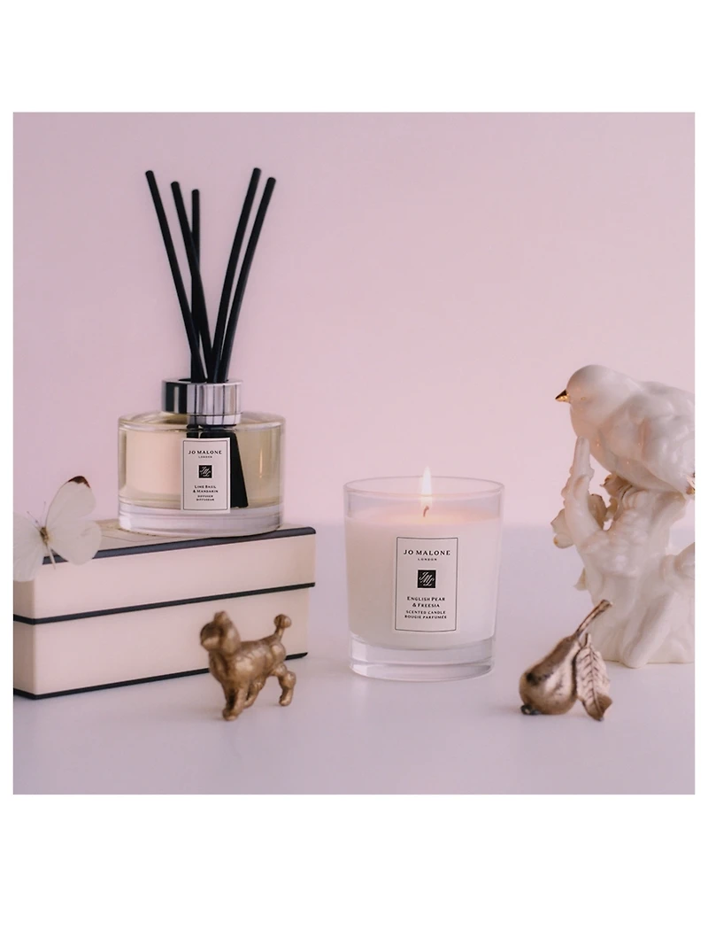 English Pear & Freesia Home Candle – Fluted Glass Edition