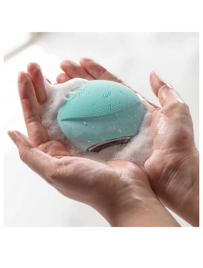 LUNA™ 4 mini Deep Cleansing Dual-Sided Facial Cleansing Massager