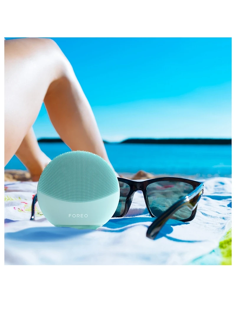 LUNA™ 4 mini Deep Cleansing Dual-Sided Facial Cleansing Massager