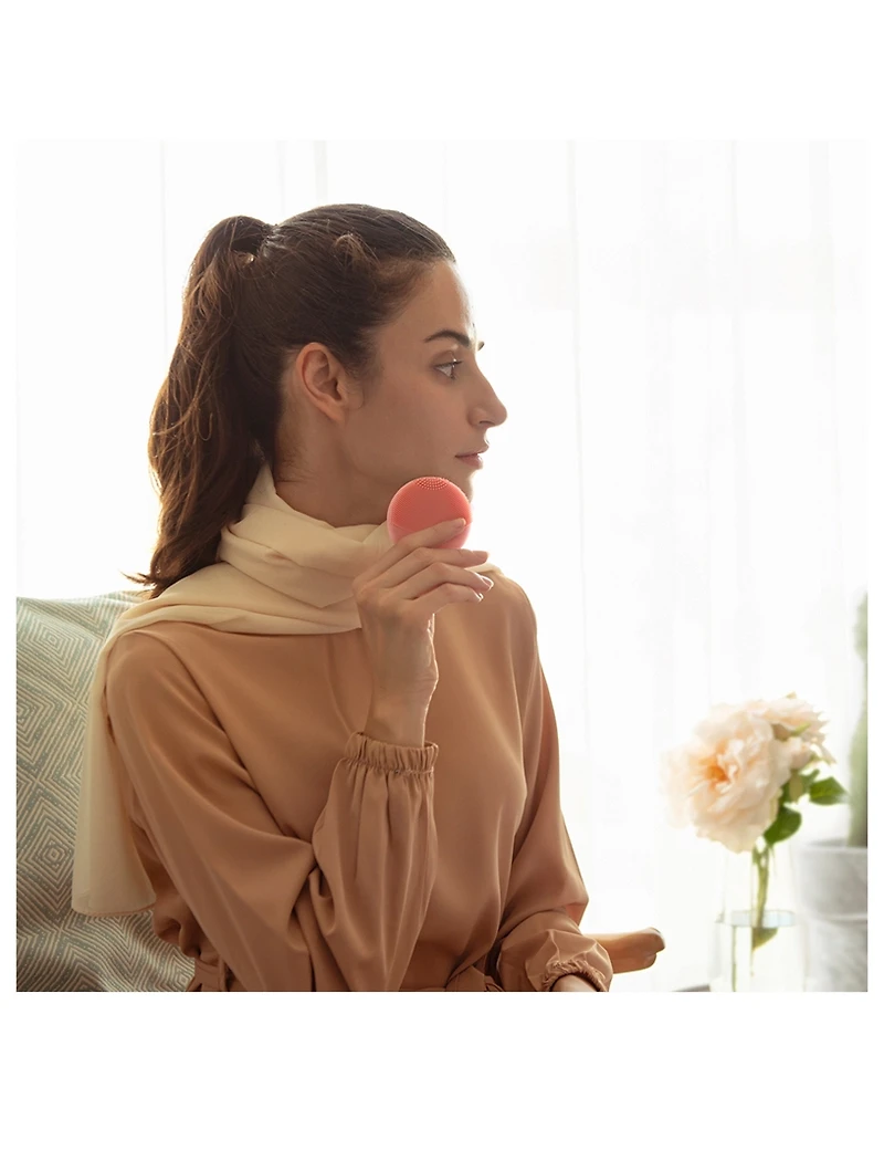 LUNA™ 4 go Facial Cleansing & Firming Massage