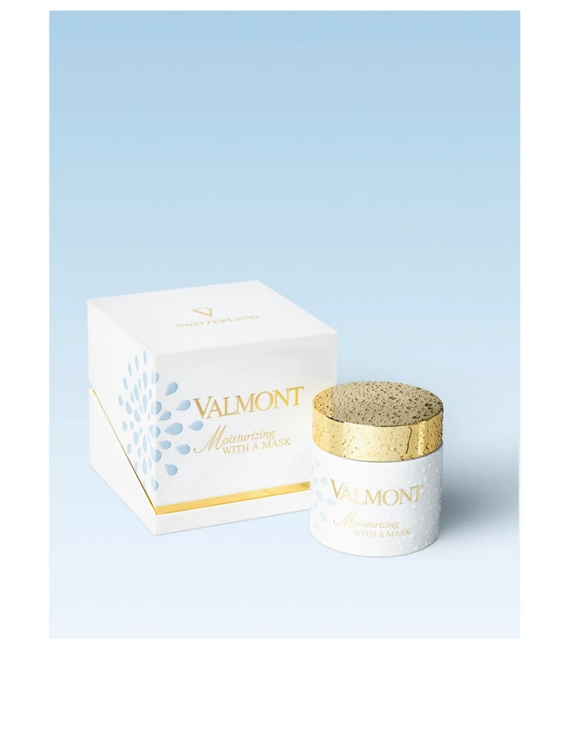 Moisturizing With A Mask - Limited Edition