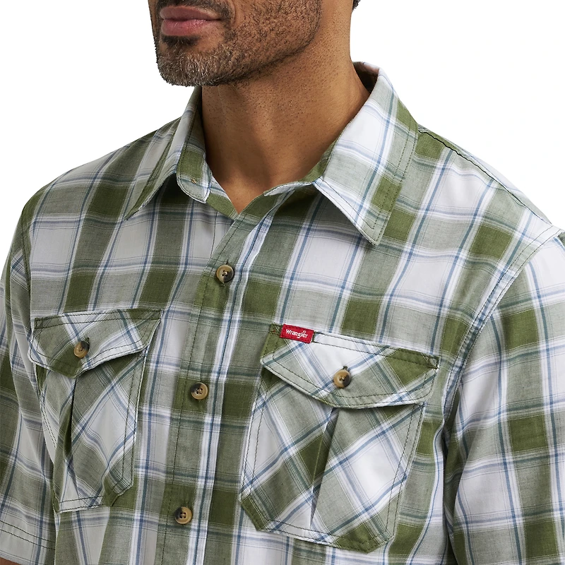 Wrangler® Men's Short Sleeve Woven Shirt