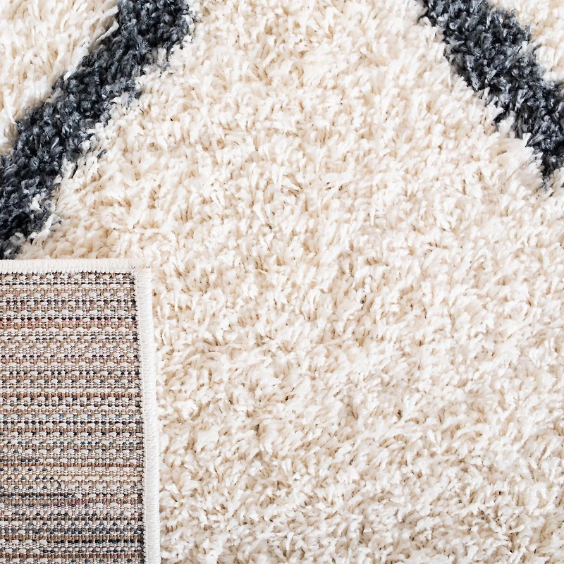 Safavieh Venus Carleen Chevron Shag Area Rug