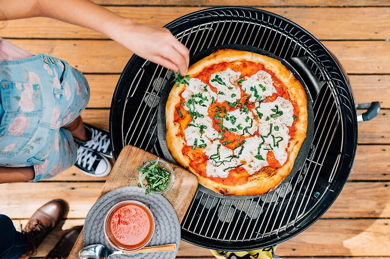 Lodge 15 Inch Seasoned Cast Iron Pizza Pan