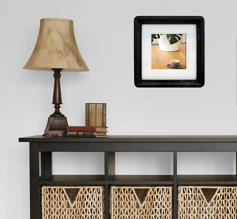 Cadre photo en bois à bords arrondis noir , 7x7po. Cadre décoratif pour table et mur
