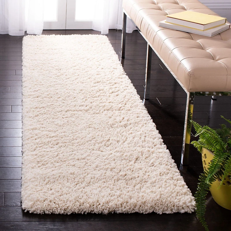 SAFAVIEH Fontana Jamie Solid Plush Shag Area Rug