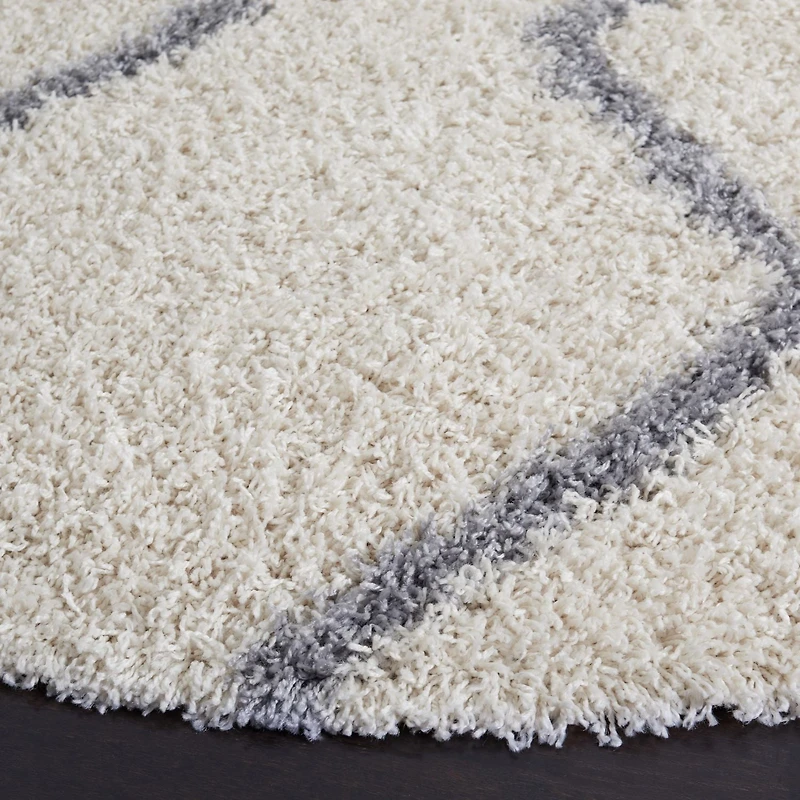 Safavieh Venus Carleen Chevron Shag Area Rug