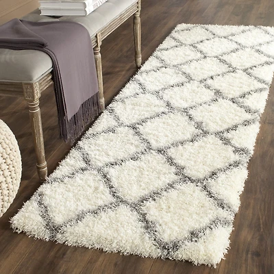Safavieh Montreal Cebrail Geometric Shag Area Rug