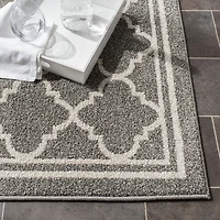 SAFAVIEH Amherst Trina Geometric Area Rug
