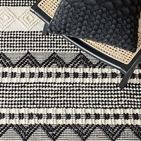 SAFAVIEH Natura Carly Geometric Braided Wool Area Rug
