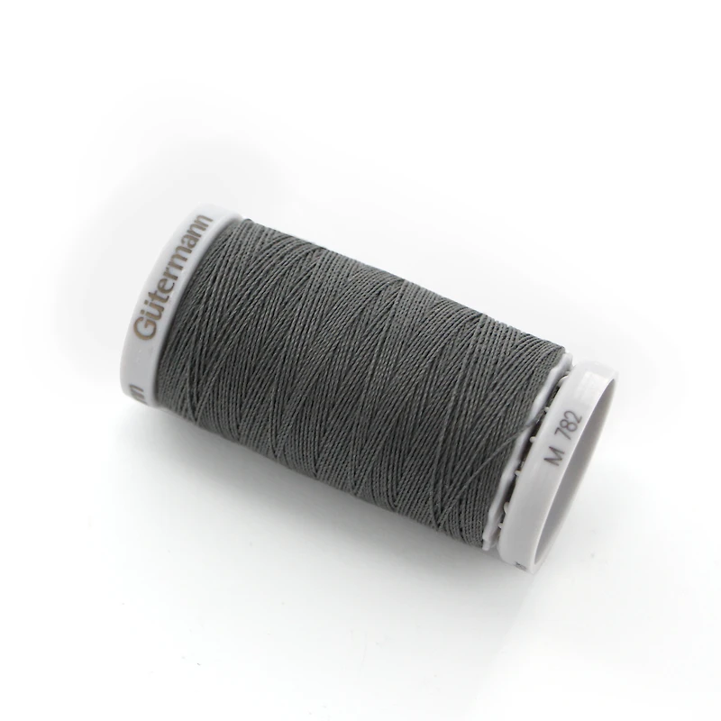 GÜTERMANN Extra Strong Polyester Thread 100 m (109.4 yd) No. 40