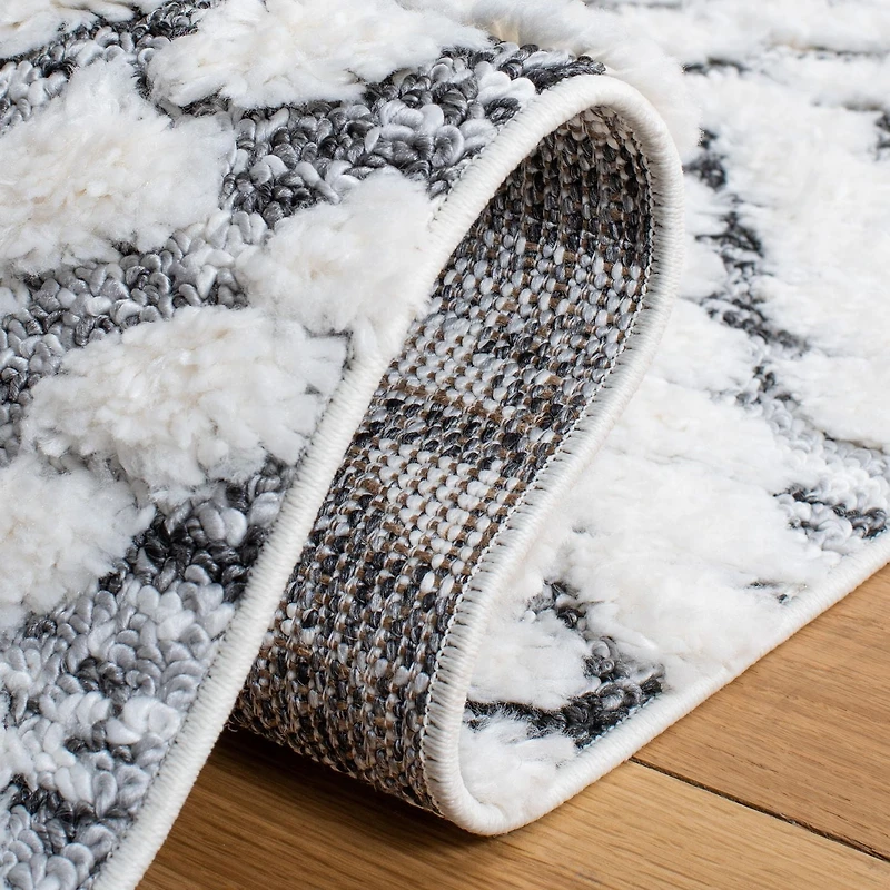 SAFAVIEH Moroccan Gracelyn Diamond Tassel Shag Area Rug