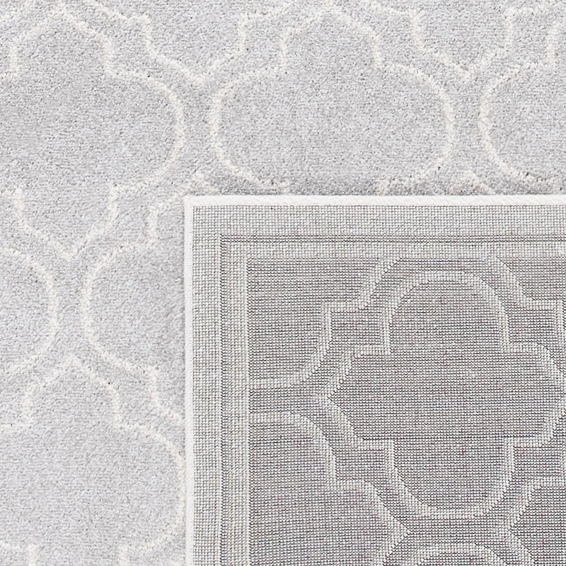 Safavieh Amherst Wilson Geometric Area Rug