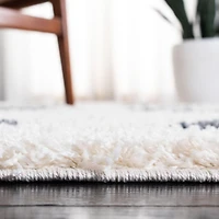 Safavieh Venus Carleen Chevron Shag Area Rug