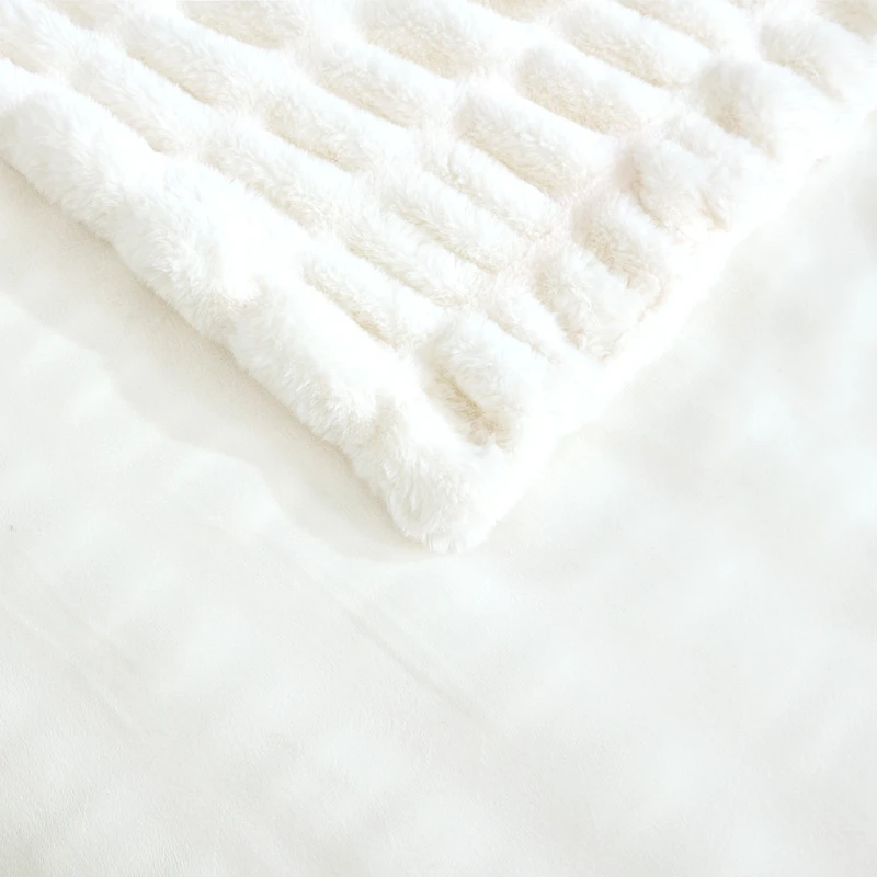 Mainstays 50x70 Ruched Throw, White.