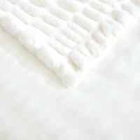 Mainstays 50x70 Ruched Throw, White.