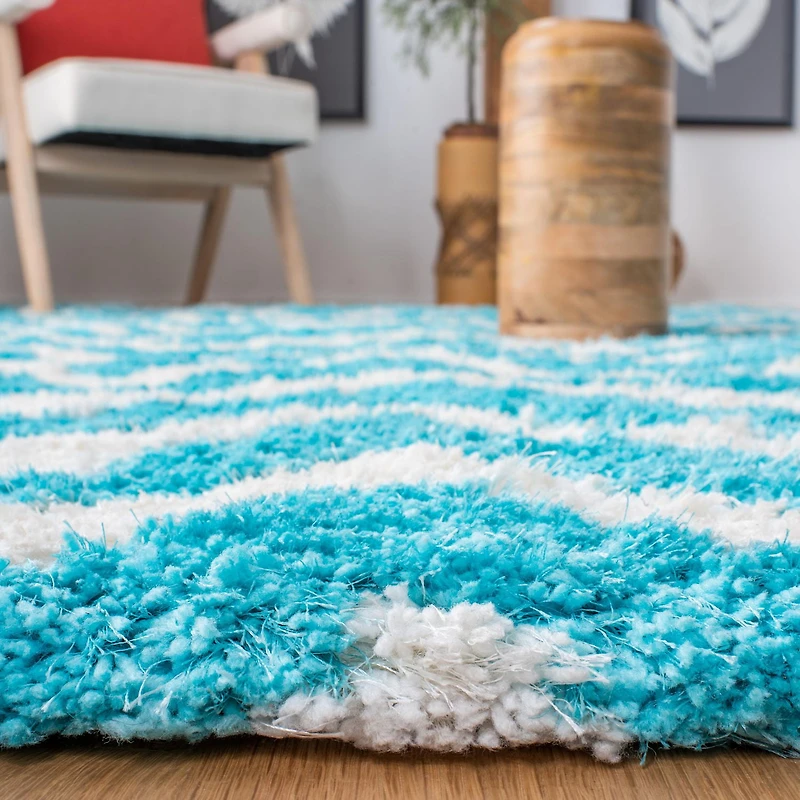 Safavieh Barcelona Carmella Zigzag Stripes Shag Area Rug