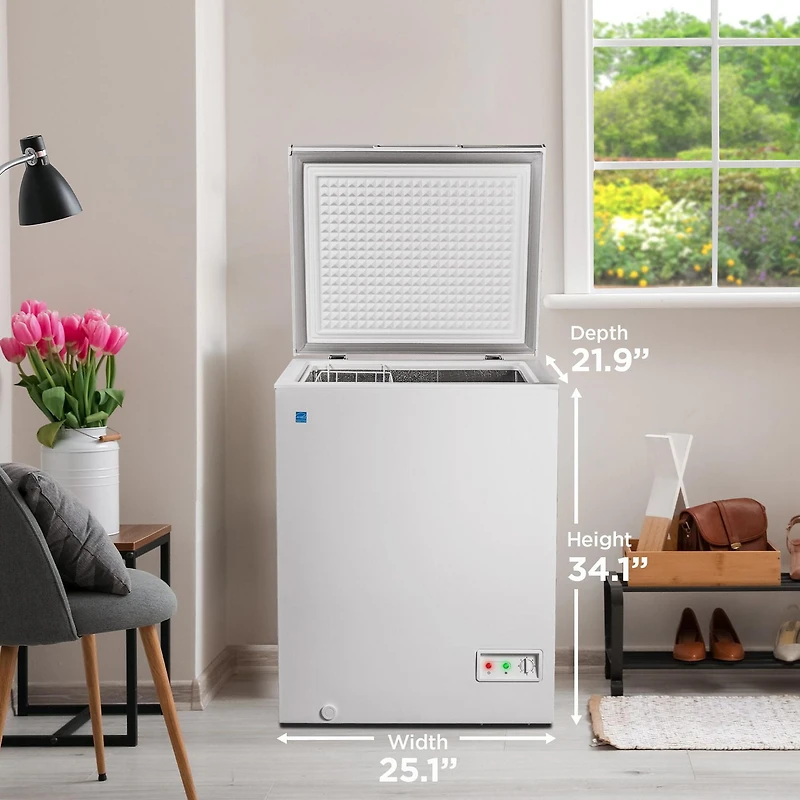 Danby DCF050A6WM Modèle carré de congélateur coffre 5.0 cu. ft. DOE en Blanc