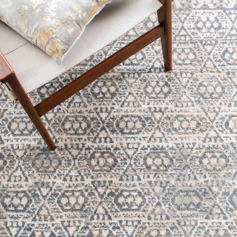 Safavieh Pyramid Anastasia Geometric Area Rug