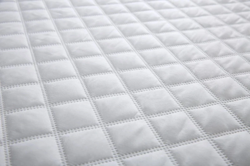 Marina Decoration Premium Luxury Ultra Soft Quilted Waterproof All Season Bedding Mattress Cover Protector Fitted Mattress Pad, Deep Pocket Fits Up to 16 Inch