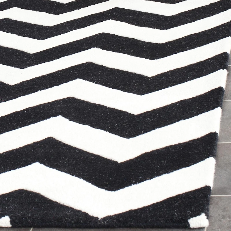 Safavieh Chatham Jake Zigzag Stripes Area Rug