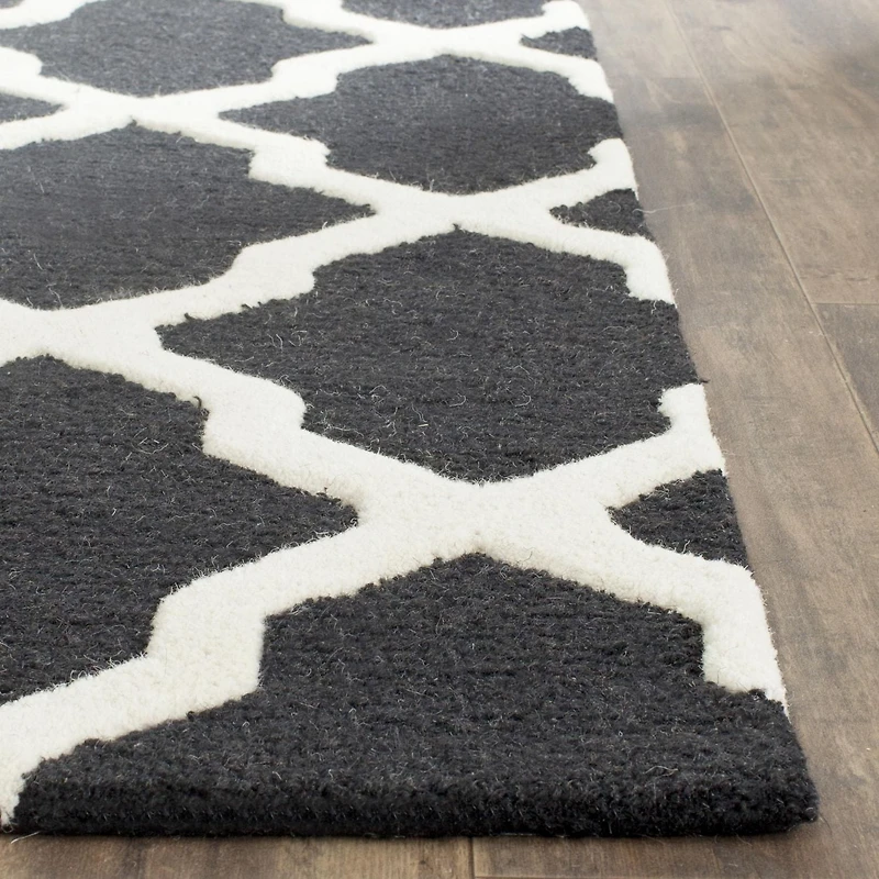 Safavieh Cambridge Liam Geometric Area Rug