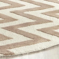 Safavieh Cambridge Kaitlyn Zig Zag Stripes Area Rug