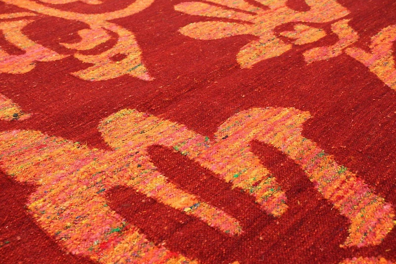 ECARPETGALLERY 5'4" x 7'6" Flat-weaves & Kilims Sari Silk Hand Made Area Rug for Living Room, Dining Room and Bedroom in Red