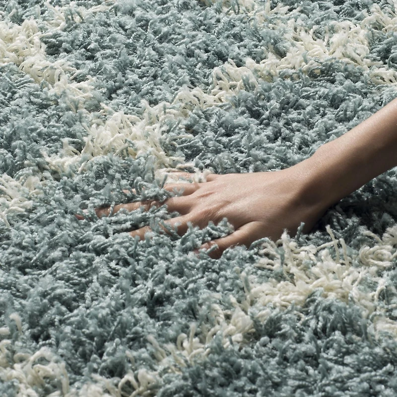 Safavieh Layla Geometric Plush Shag Area Rug