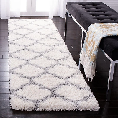 Safavieh Fontana Hilda Geometric Plush Shag Area Rug